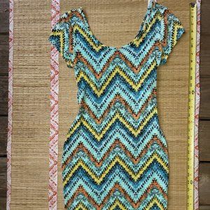 Colorful zigzag open-back dress